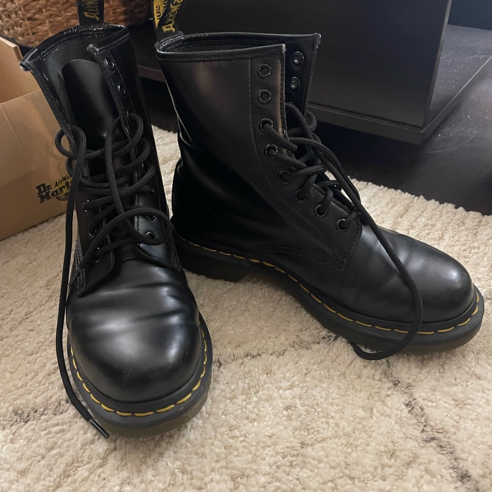 Dr. Martens black 1460 size w6